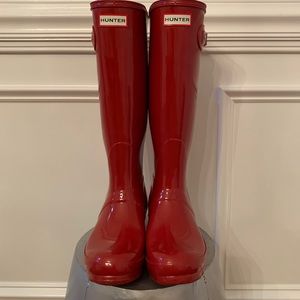 Hunter Boots Size 7, Red Glossy Like New!